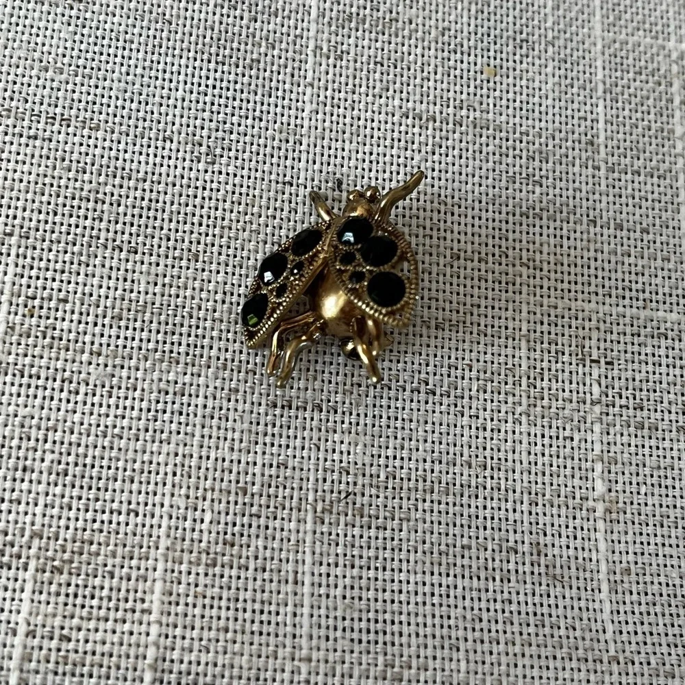 VTG J Crew Gold Tone Fly or Flying Beetle ,ladybug With Black Stones Brooch, Pin